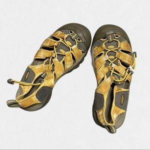 Keen Newport H2 in lovely yellow!